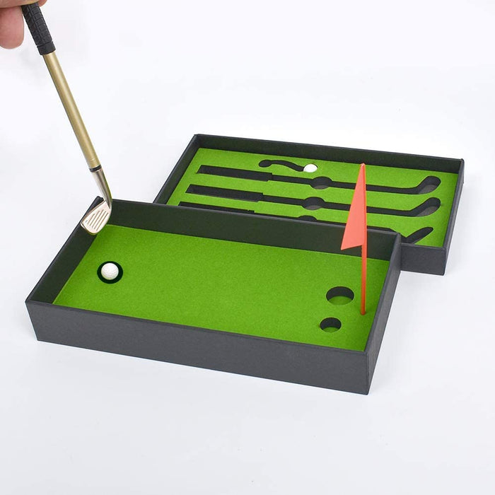 Mini Golf Club Pen Set Gifts For Dad Fun Office Souvenirs Birthday Gifts For Boss Colleagues Unique Novelty Golf Game Table Toy Cute Mini Putt Green Golf Course (7.3 x 3.7 x 1.2)