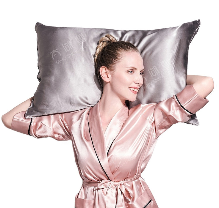 pure mulberry zipped silk pillowcase with hyaluronic acid